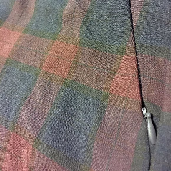 🌸4/$30🌸 Reitmans plaid slim leg pant - Picture 8 of 9